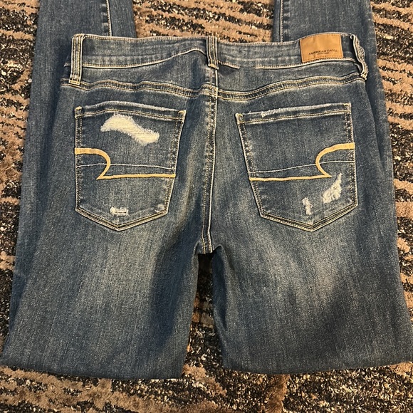 American Eagle Ripped Jeans - Picture 4 of 4